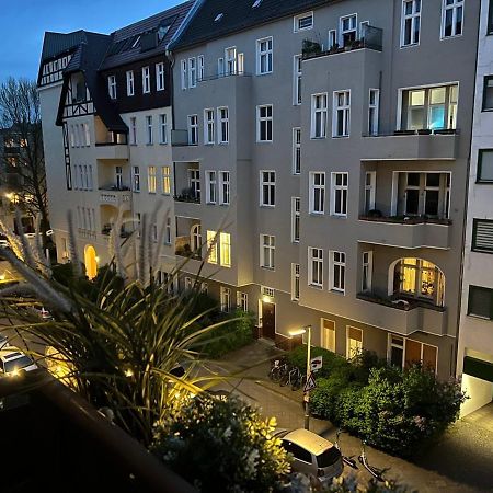 Cozy Modern Apartment With Small Balcony In The Heart Of Βερολίνο Εξωτερικό φωτογραφία