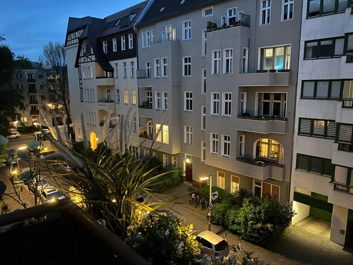 Cozy Modern Apartment With Small Balcony In The Heart Of Βερολίνο Εξωτερικό φωτογραφία