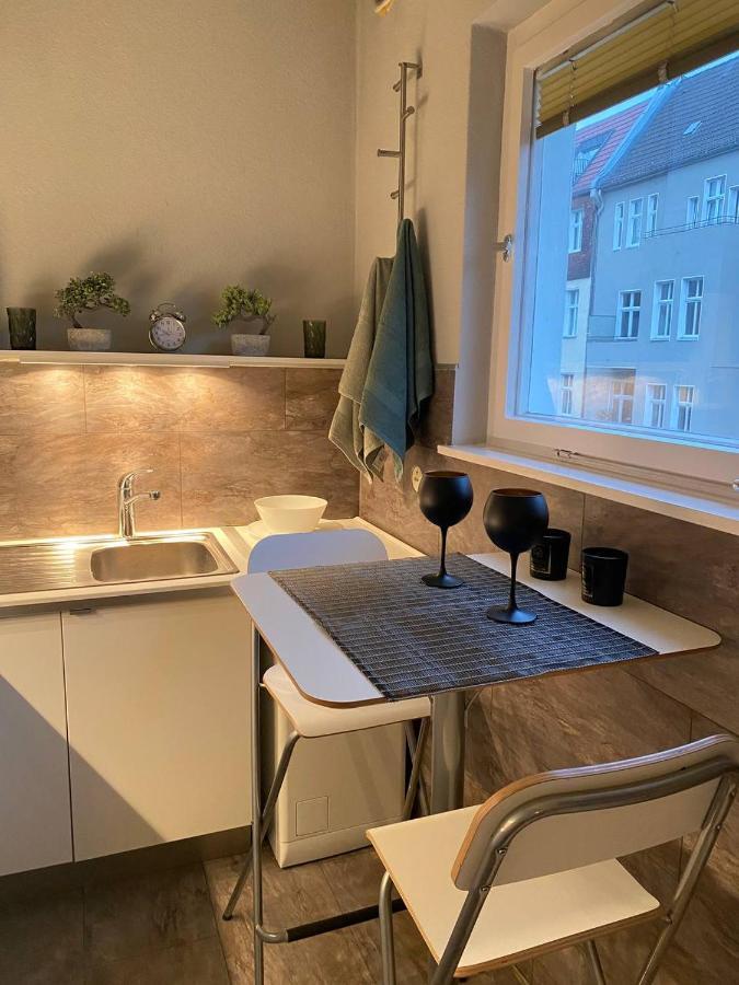 Cozy Modern Apartment With Small Balcony In The Heart Of Βερολίνο Εξωτερικό φωτογραφία