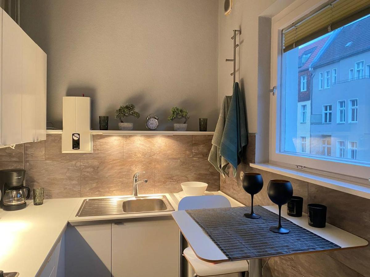 Cozy Modern Apartment With Small Balcony In The Heart Of Βερολίνο Εξωτερικό φωτογραφία